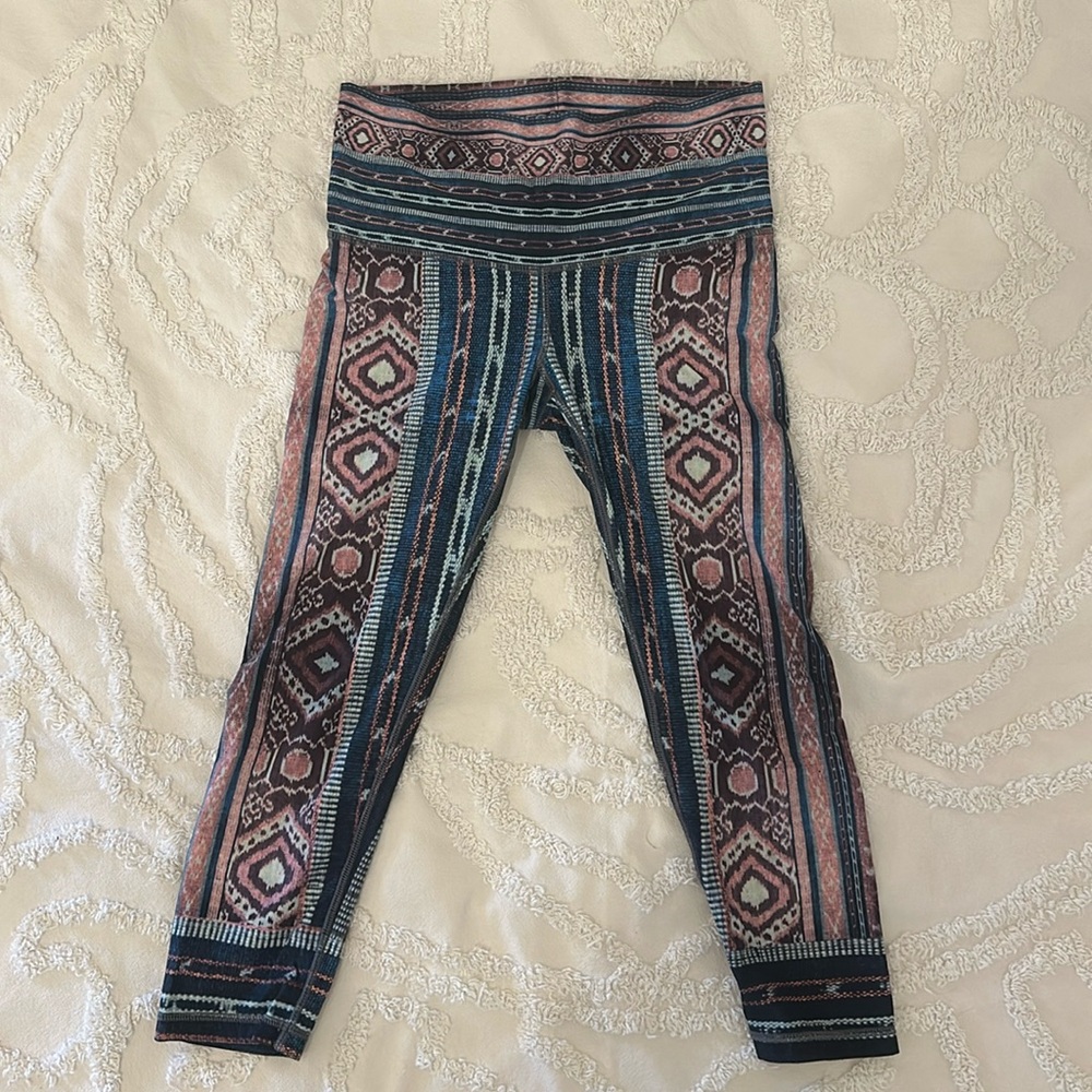 Niyama Sol Tribal print calve length legging, size M